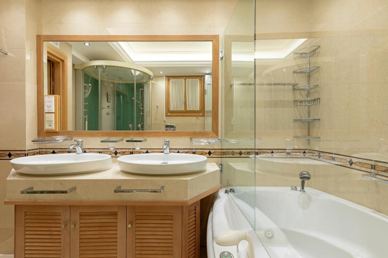 Vouliagmeni'S Elegance By Acropolis Suites Athens Luaran gambar
