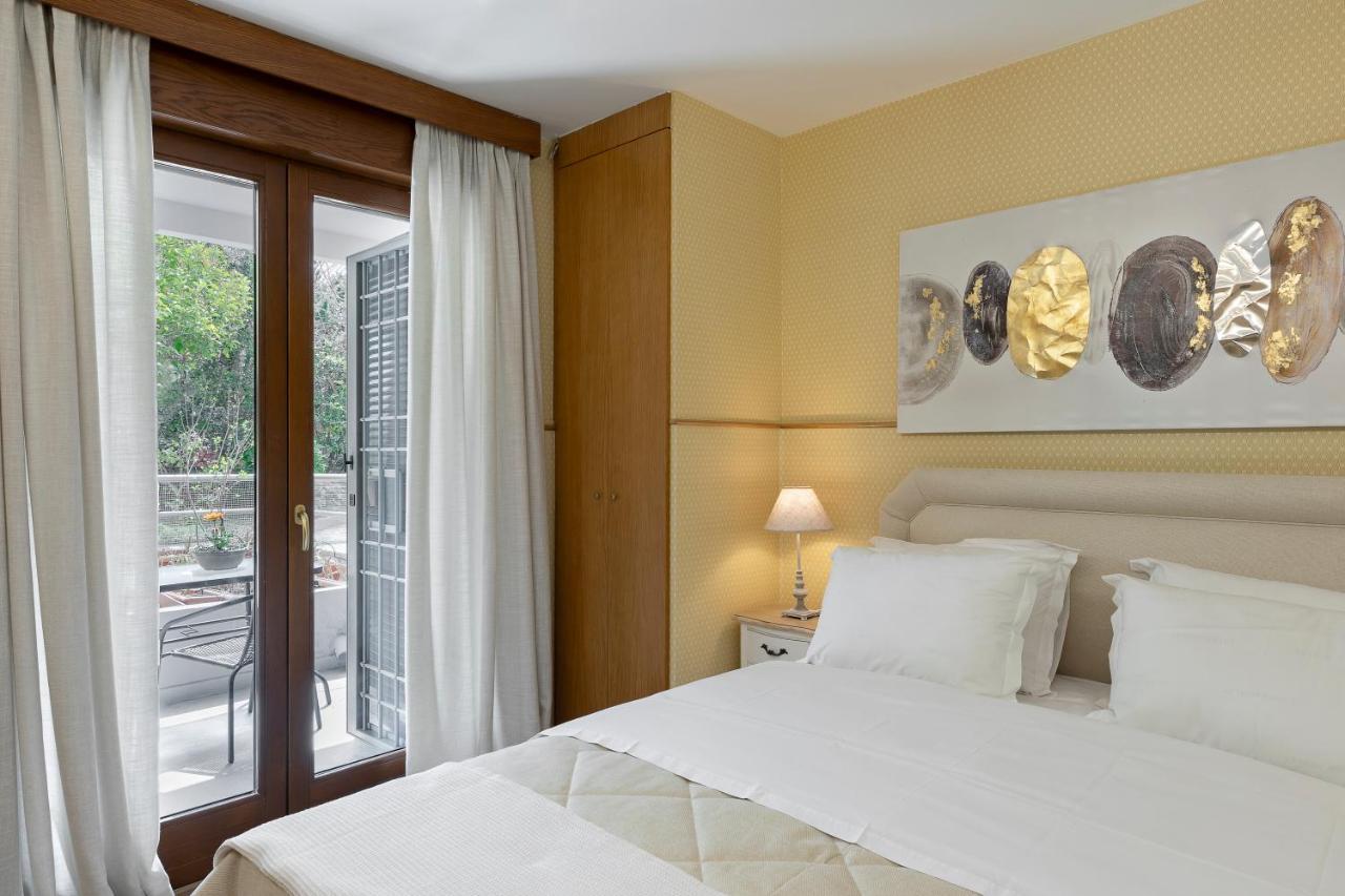 Vouliagmeni'S Elegance By Acropolis Suites Athens Luaran gambar